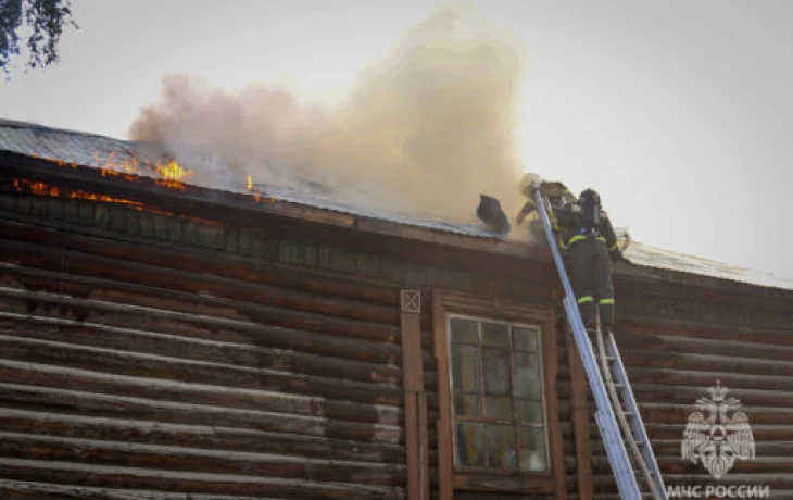 В Якутске пострадавшую на пожаре в бане доставили в больницу