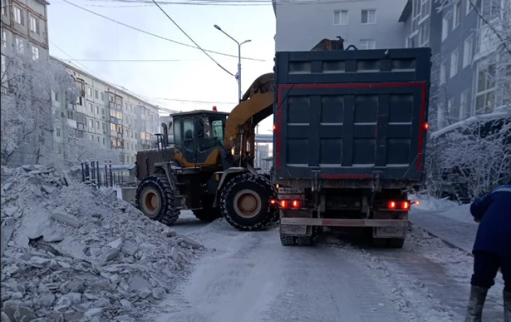 В штабе по весенней санитарной очистке обсудили ход работ по уборке и вывозу снега и наледей