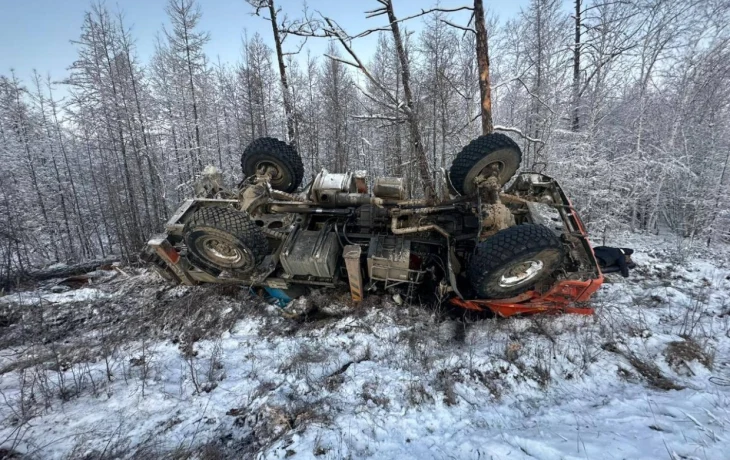 В Якутии водитель КамАЗа выпил в пути бутылку водки и погиб в ДТП