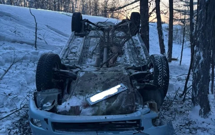 Пьяный водитель без прав совершил опрокидывание автомобиля