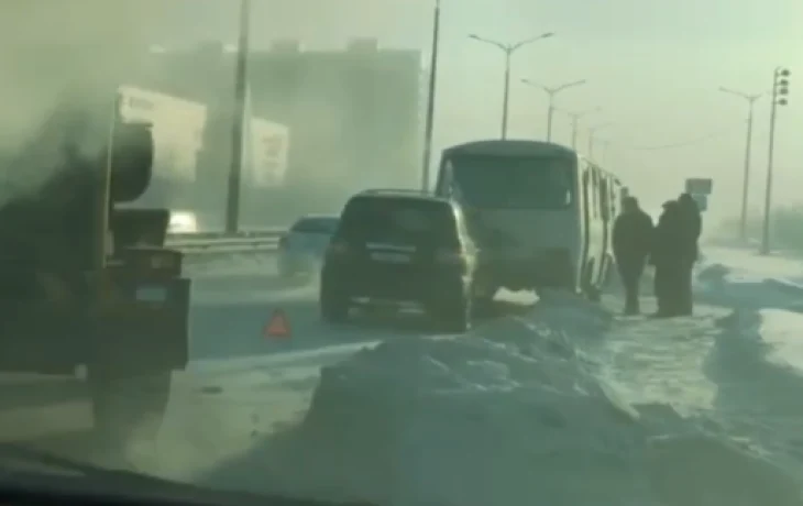Видео: Автобусы и ДТП Якутска сегодня