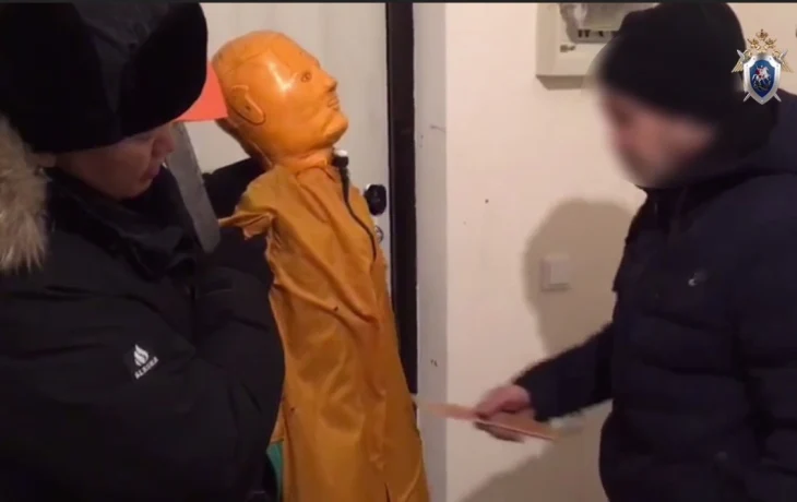 В Якутске мужчина тяжело ранил знакомого ножом, а потом гонялся за ним с топором