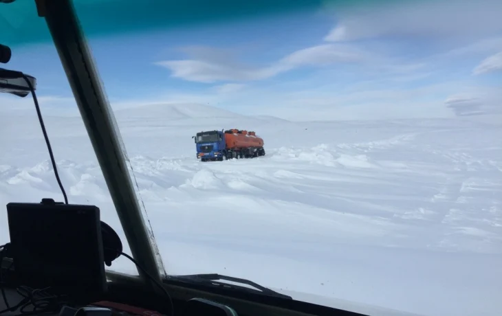 В Якутии продолжается завоз топлива для энергообъектов в отдаленных населенных пунктах