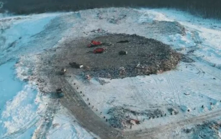 Публично при СМИ нюхали воздух на городской свалке — все чисто?