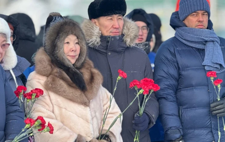 Якутске возложили цветы в честь 82-й годовщины Сталинградской битвы