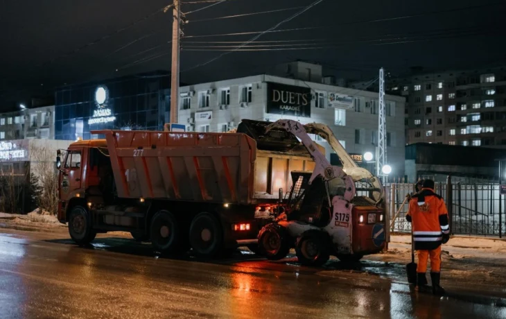 «Якутдорстрой» проводит противогололедные мероприятия в круглосуточном режиме