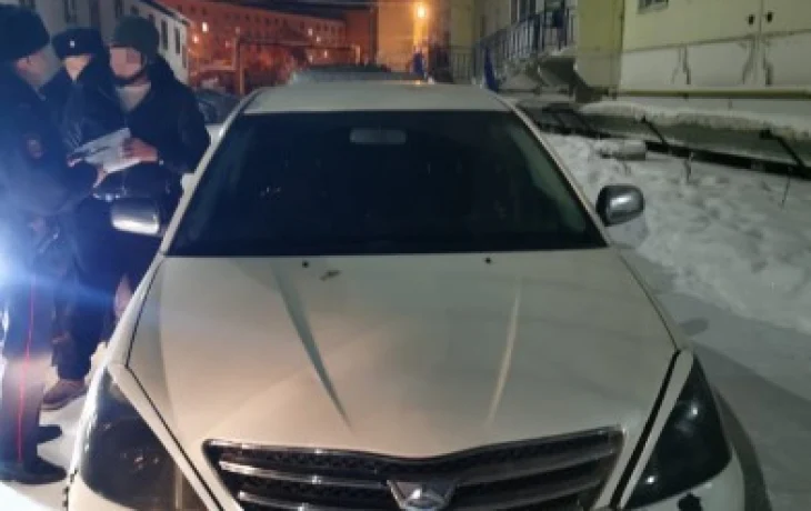 В Якутске уроженец Таджикистана продавал алкогольную продукцию из автомашины