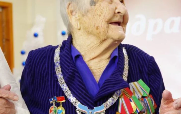 Долгожительница из Нижнего Бестяха отметила 100-летний юбилей