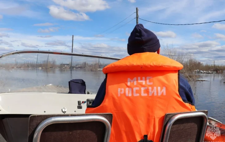 В период ледохода выход маломерных судов на воду категорически запрещен