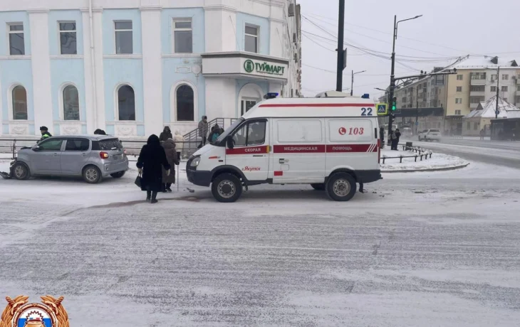 В Якутске водитель иномарки совершил столкновение с каретой скорой медицинской помощи