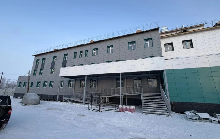 В Намском улусе Якутии завершают строительство лечебного корпуса на 50 коек