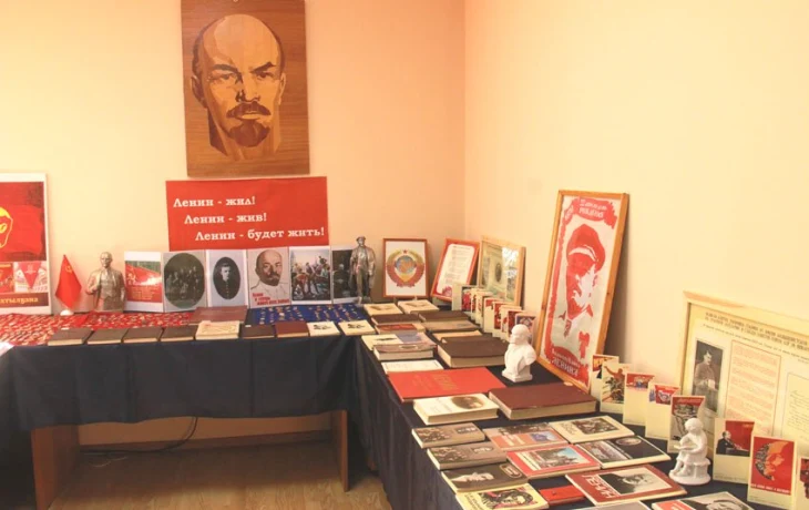В Усть-Алданском улусе планируют установить памятники Ленину и Сталину