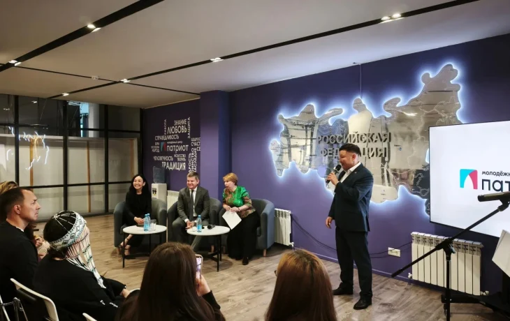 В Якутске Роман Карманов дал наставления победителям президентских грантов