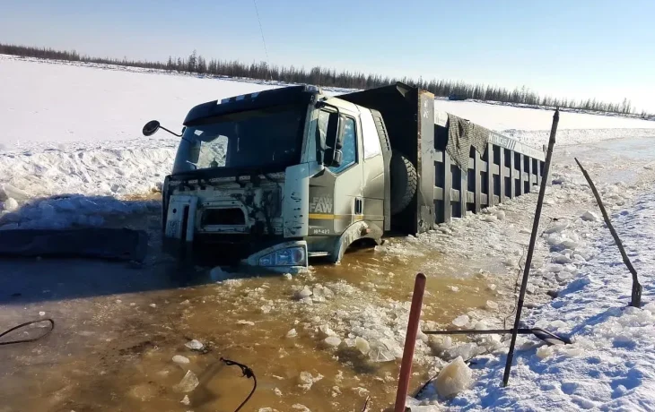 Большегруз провалился под лёд в Среднеколымском районе: результаты проверки Минэкологии