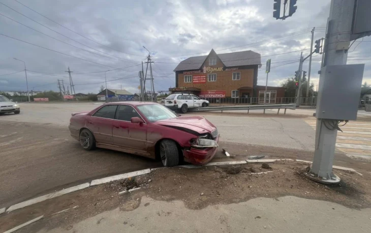 В Якутске при столкновении двух "Тойот" пострадал водитель