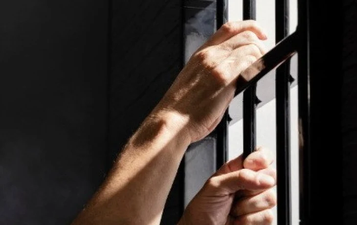 Тесная и прокуренная: Осужденный отказался делать зарядку в камере СИЗО и был наказан