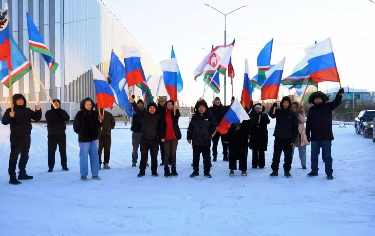 В Якутске состоялся автопробег ко Дню народного единства