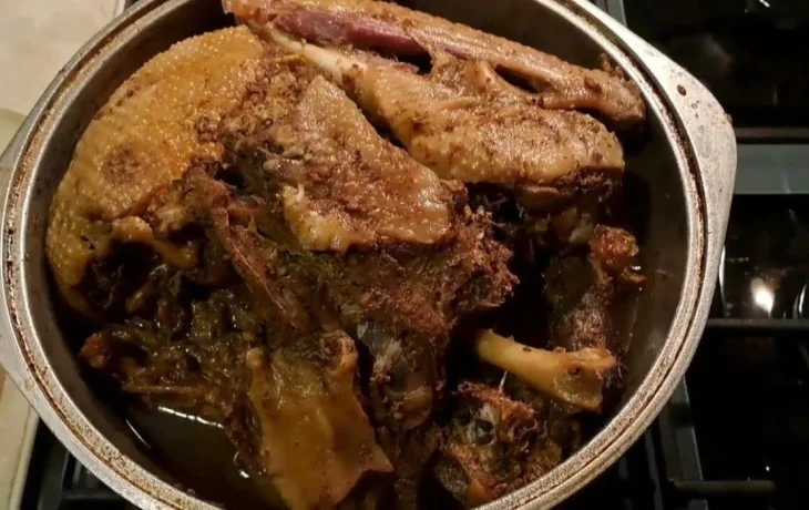 Мясо будет таять во&nbsp;рту: секрет моей мамы, как&nbsp;приготовить сочного гуся в&nbsp;вине