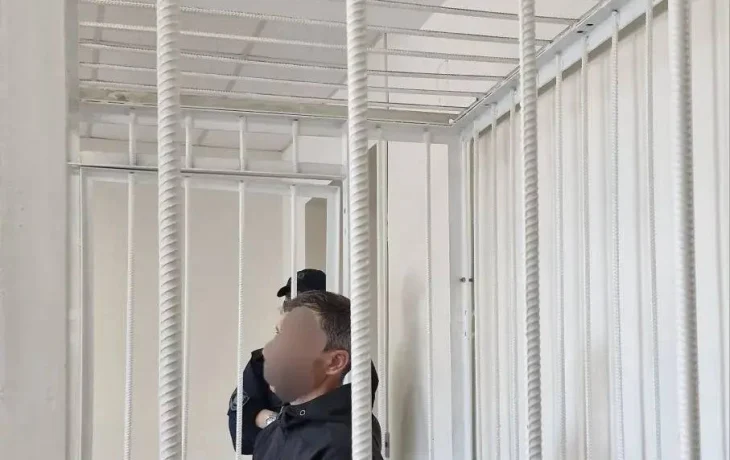 Суд отправил в СИЗО мужчину, напавшего с ножом на сожительницу в 203-м микрорайоне