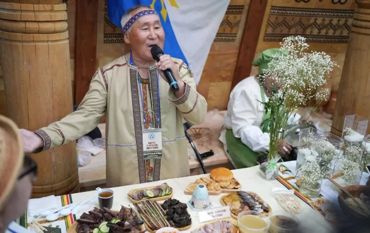 Саха сирин улуустара Олоҥхо Ыһыаҕар бастыҥ астарын амсаттылар