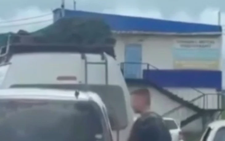 В Якутске молодой агрессор жестоко избил водителя прямо на дороге. Новые подробности