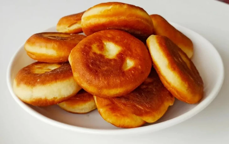 Круче обычных пирожков: готовим сочные мясные &laquo;бомбочки&raquo; из слоеного теста за 20 минут