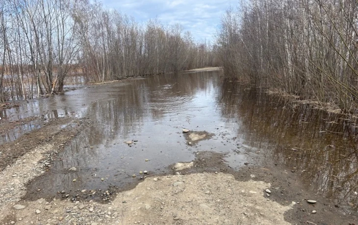 На трассе &laquo;Сангар&raquo; произошел перелив воды через дорогу