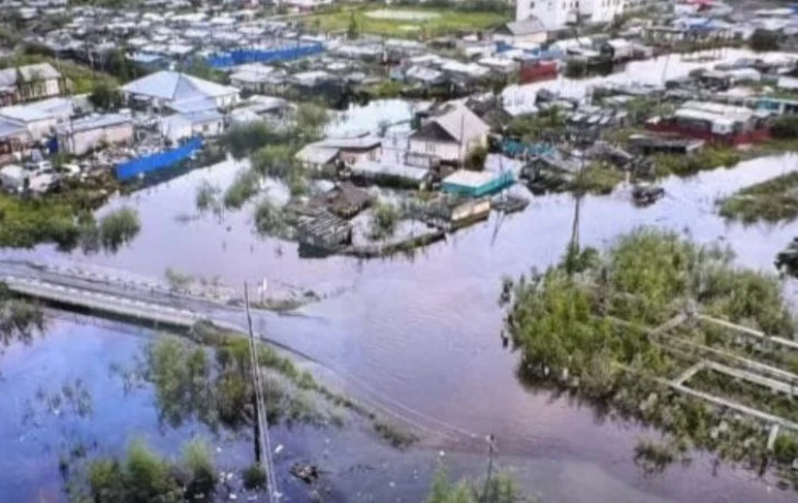 Группа спасателей вылетела в Оймяконский район для помощи населению