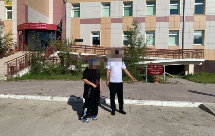 В Якутии пьяный мужчина угнал автомобиль, оставленный семьёй у больницы