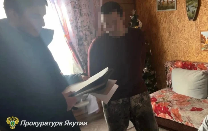 Житель Якутии из-за ссоры о трудоустройстве смертельно ранил ножом в ногу 69-летнего отца