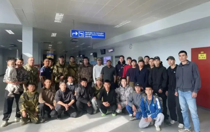 Бойцы студотрядов прибыли в Верхоянский район для помощи пострадавшим от паводка