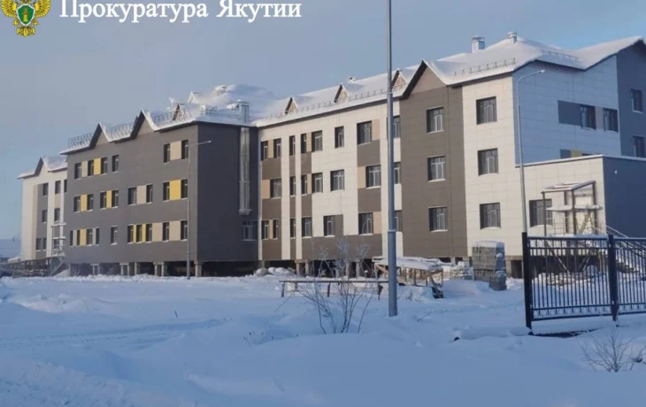 В поселке Эльдикан Усть-Майского улуса главврач из-за отсутствия терапевта незаконно объявил простой для младшего медперсонала с понижением зарплаты