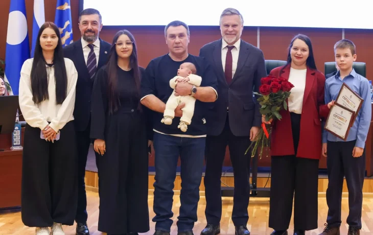 В Нерюнгринском районе двум многодетным семьям вручили республиканские сертификаты поддержки