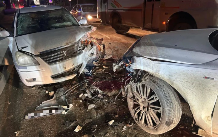 В Якутске в ДТП столкнулись два автомобиля, пострадал пассажир
