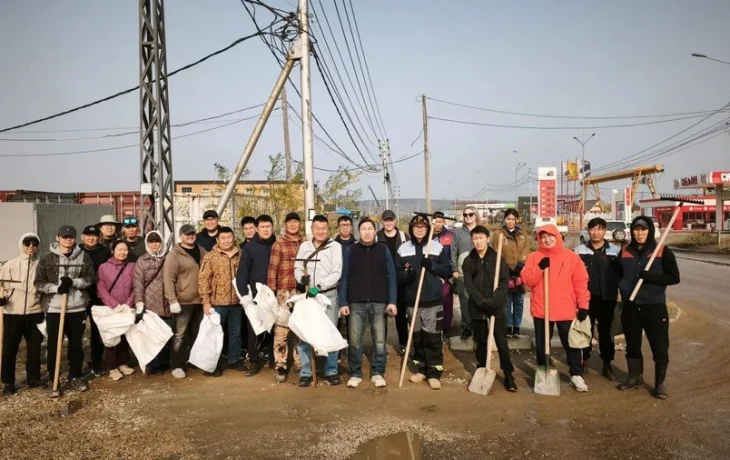 Общегородской субботник по уборке территорий провели в Якутске