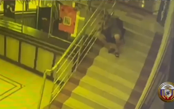 В Якутске мужчина украл беспроводные наушники и попал на видео