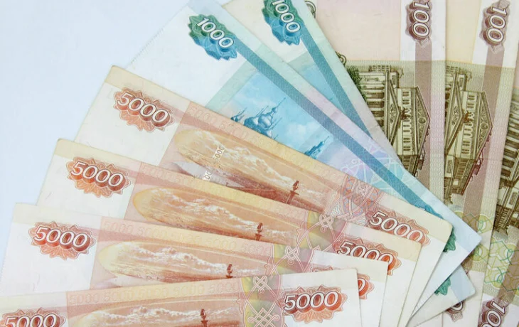 Повышение оклада на 7,6%: кому в октябре проиндексируют зарплату