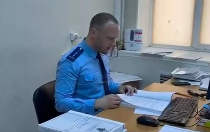 В Якутске после смерти владельца в квартиру незаконно заселился сотрудник УК: прокуратура выселила его спустя годы
