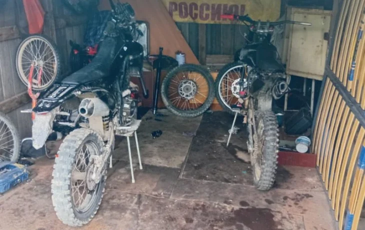 В Ленском районе подростки&nbsp;похитили с одной автостоянки два мотоцикла&nbsp;и квадроцикл