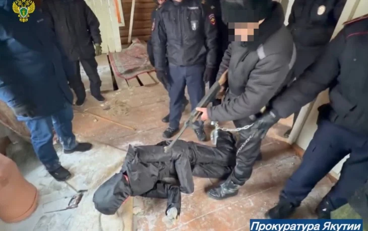В Якутии вынесли приговор мужчине, который в 2005 году в 17-летнем возрасте убил четырех человек в селе Малыкай, в том числе 14-летнюю девочку
