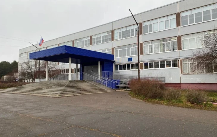 В Пермском крае 17-летний подросток ударил ножом учительницу у входа в школу &mdash; она скончалась