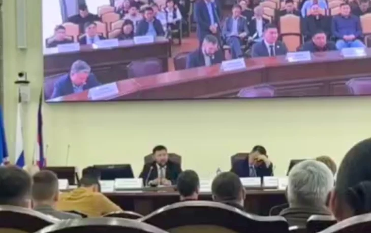Мэр Якутска отчитал директора МКУ &laquo;Главстрой&raquo; за нарушение гарантийных обязательств