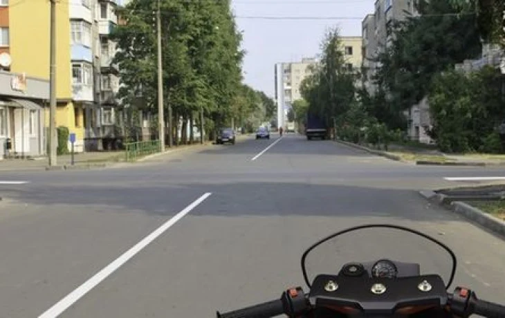 Главная дорога ничего вам не запрещает &mdash; не путайте приоритеты с запретами: вопрос экзамена ПДД, где 53% стопорятся и не знают, куда ехать