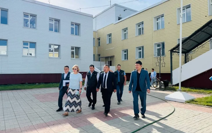 Строительство и ремонт школ в Якутске проверил первый вице-премьер Якутии