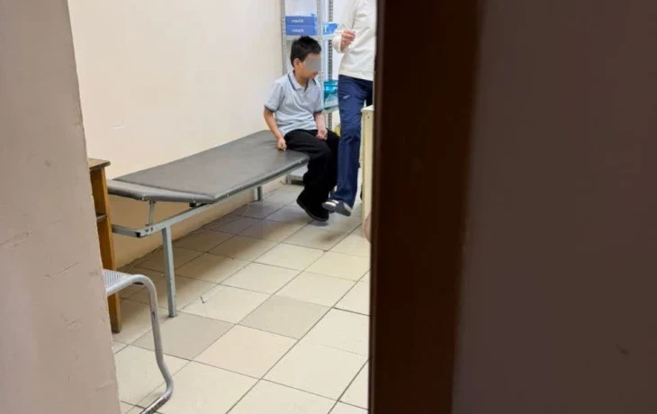 &laquo;Меня хотели убить!&raquo;: В Якутске 8-летний мальчик напал с ножом на сверстника в подъезде