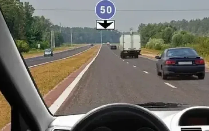 Вопрос ПДД, который сбивает всех: какая скорость разрешена на левой полосе &mdash; ошибается 93% водителей