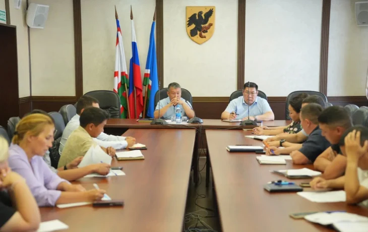 Дмитрий Садовников встретился с руководителями городских управ и пригородных администраций