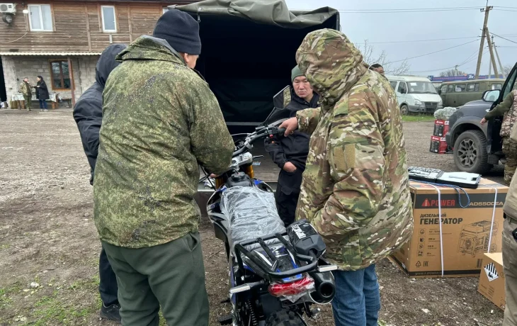 Более 200 посылок доставили якутским бойцам