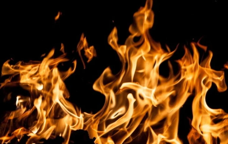 Облил бензином входную дверь: Якутянин подозревается в поджоге магазина