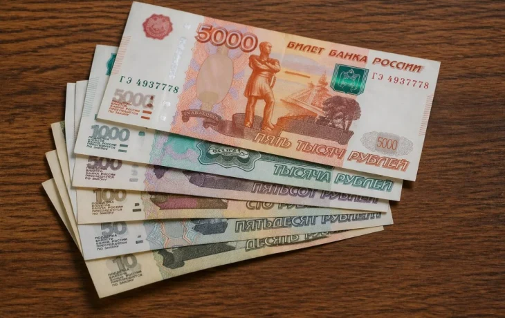 Нашёл и потратил: 18-летний якутянин стал фигурантом уголовного дела о краже 15 тысяч рублей